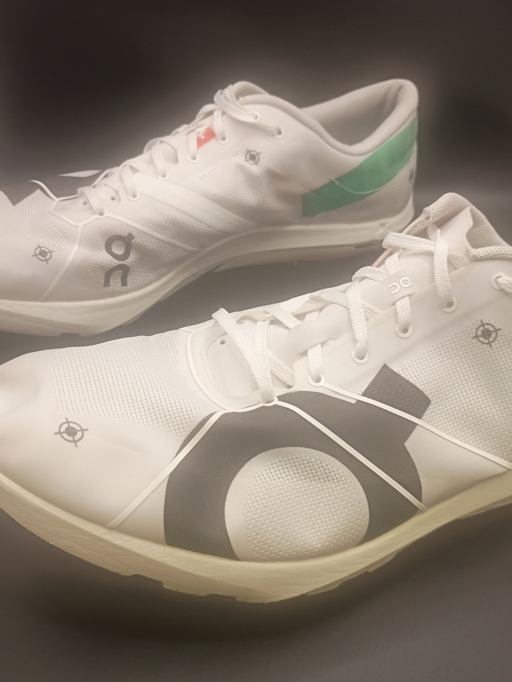 On Cloudspike 10000m Men’s Low Top Lace-Up Sneakers White Size 11.5 JP29.5 - Picture 4 of 11